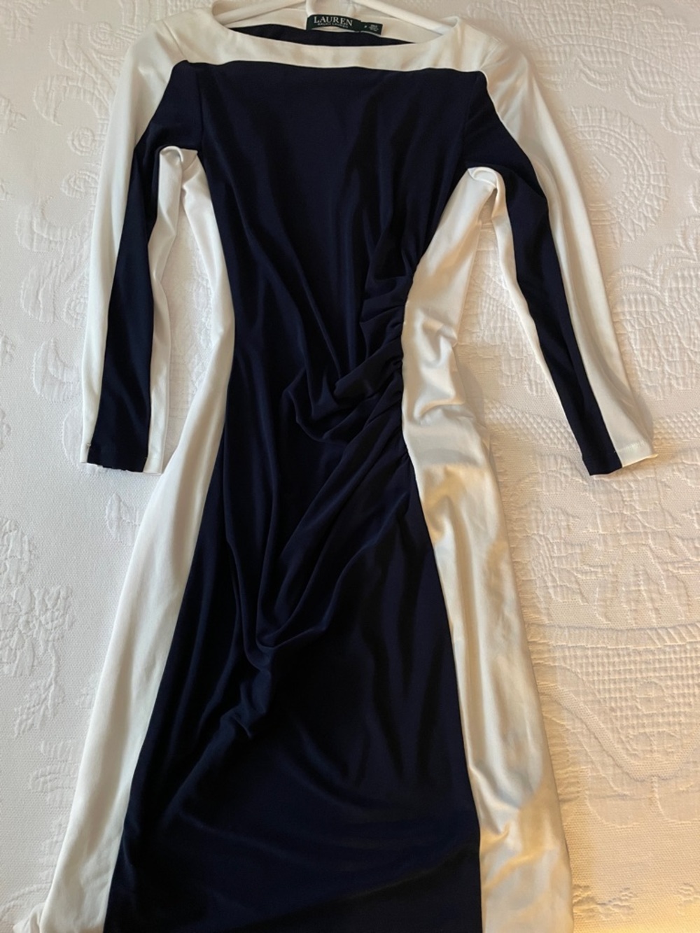 LAUREN. Color is more deep blue and off white. Unfortunately doesn’t fits.